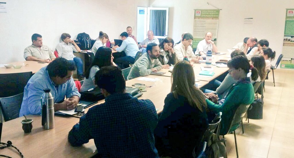 AF_INTA_CTES's tweet photo. Ayer, participamos d una jornada d #autoevaluación dl #PReTHN. Hacia una continua mejora en comunicación interna e interacción entre grupos https://t.co/N29O9LgILb