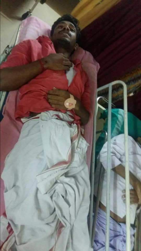 KeralaABVP's tweet photo. ABVP Kannur District Convenor Priju brutally beaten up by SFI activists in Govt Brennen College Kannur.
#RedTerror #SFIFascism https://t.co/xVtqYf5LCG