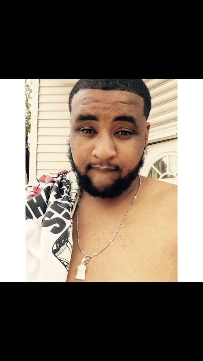 pluggodmelo's tweet photo. Fat boy #BigGuyTwitter #fatboy #bon #bigolnigga 💸 https://t.co/F6ev7B4M1C
