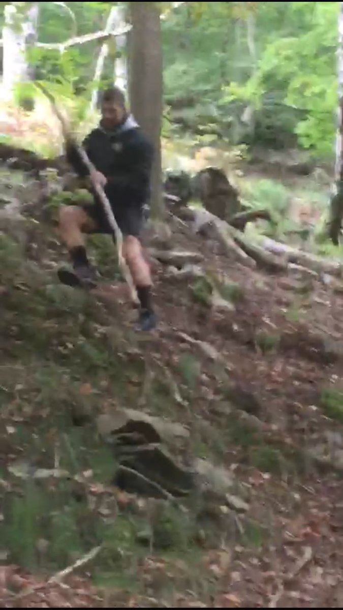 bakixa's tweet photo. El tarzan de larrabea!!! https://t.co/39thqNb9Nz