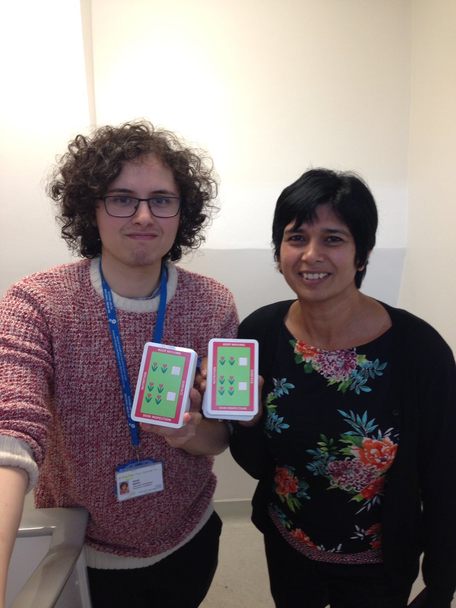 HallamCarole's tweet photo. Just bumped into Ayesha & David heading off to wards with new #skinbundle prompts for the PiPA boards #reducingPU @CHFTNHS #greatidea https://t.co/JATseXyuTE