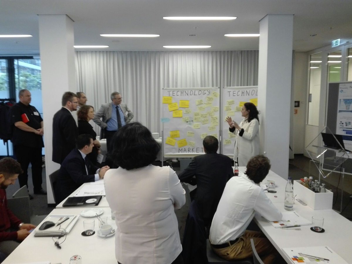 Graphene_Tech's tweet photo. Some pics of the #workshop Anti-corrosion by #Graphene today at #Frankfurt. Thanks for the invitation to participate! @FraunhoferIIS 👌🏼 https://t.co/5RfwAplW0D