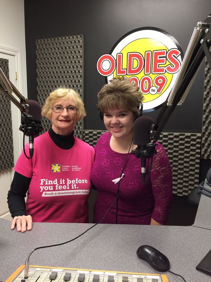 Oldies1009's tweet photo. We loved having @CCS_HPEBrighton in-studio! Thanks for visiting, @KarenonBB and @JessicaMacKlein - @BrightonPubLib, you're up next! #CCSBraTag #MammogramsSaveLives https://t.co/Rc2BCIWaHM
