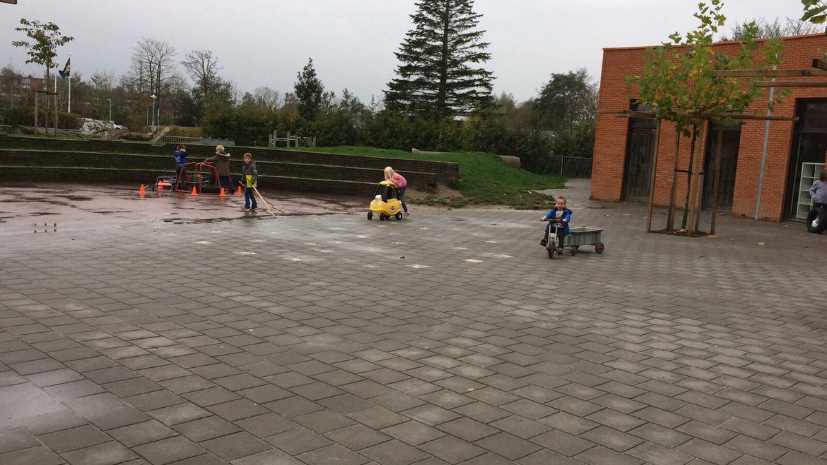 Projectweek met thema:Herfst. Zelfs het weer werkt mee!!! 😂