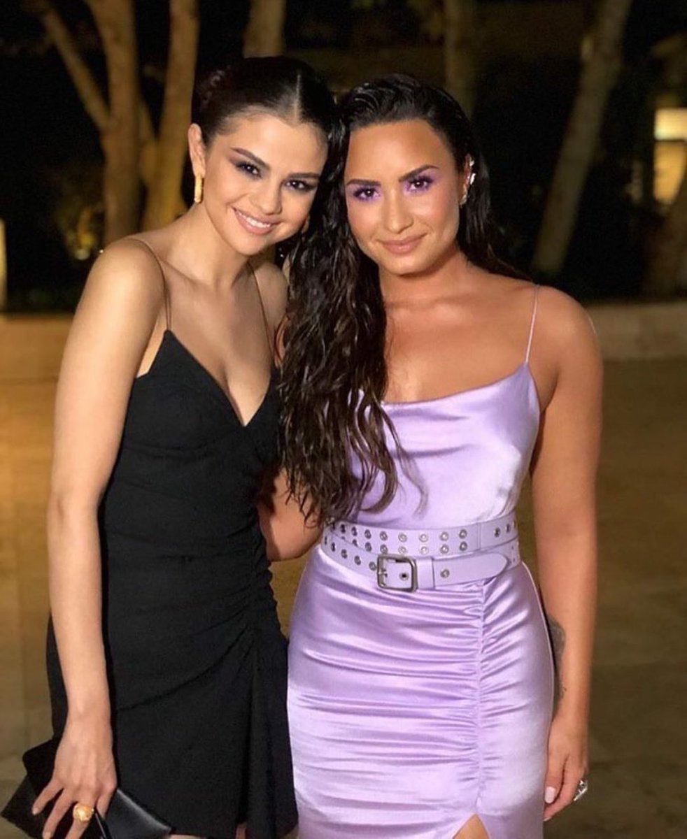Real_TommoGirl's tweet photo. They're so gorgeous it's unreal 😍😍.
Wanna watch Princess Protection Program right now 👭👑.
#Delenaisback https://t.co/XKJsjIY4Ci