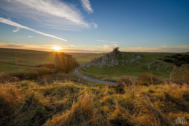 CheddarGorge_'s tweet photo. We just love this beautiful shot by Stuart Allen (https://t.co/t0HqHs6Cf1) from the top of Cheddar 📸 https://t.co/JQJdnJYuvp