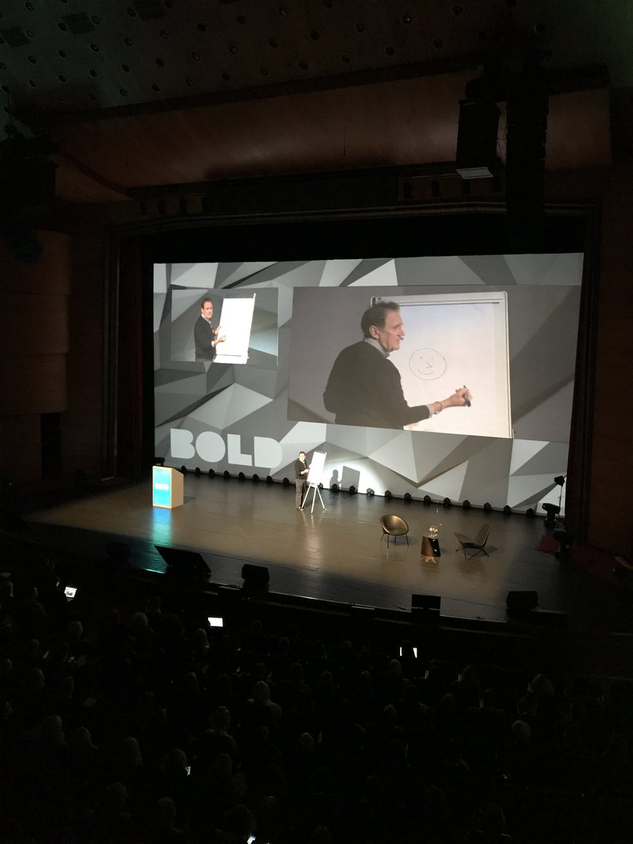 anselmoramos's tweet photo. @davetrott drawing up onstage #BoldConf #BoldConference https://t.co/ilODJLeTAg
