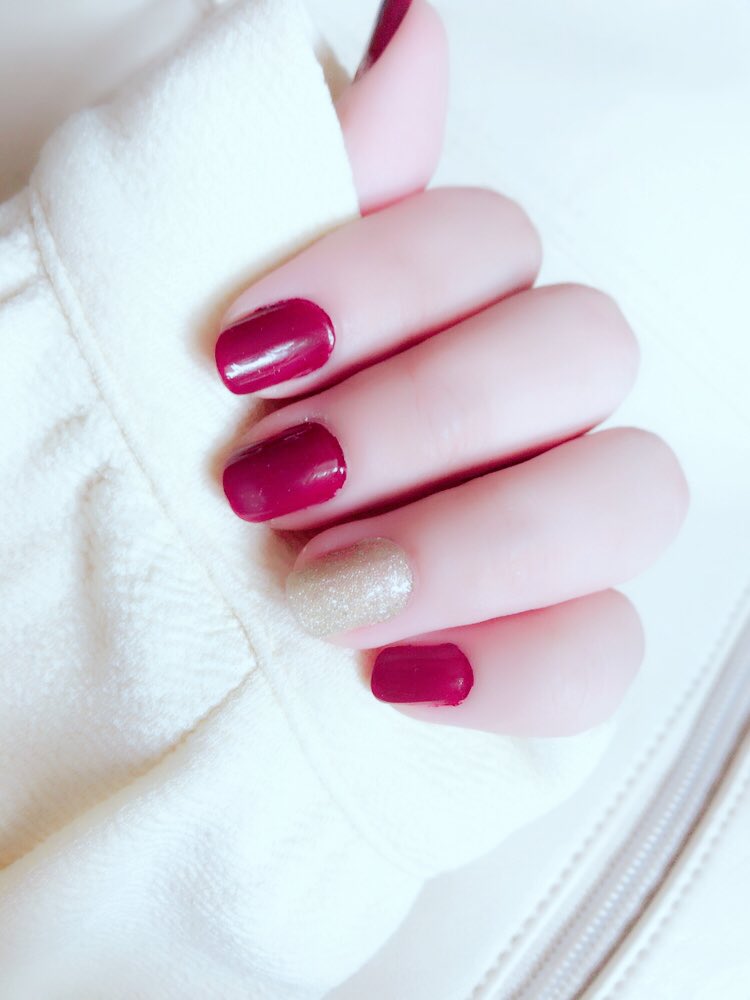 shu_dan_lonely's tweet photo. めっちゃインスタやってそうな女みたいなネイルの写真撮れたから見てほちいぽよ…
#newnail #秋色コスメ #セルフネイル #NAILHOLIC #RD403 #秋色コーデ #萌え袖とかいってみる #早く冬休みになれ #LW #モテカワ https://t.co/U0hSvDG4Mf