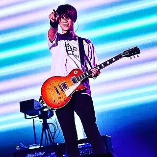 増川弘明さんが髪の毛オレンジ🍊色になっててたまげた #増川弘明