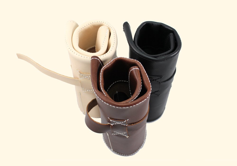 oldpassion_ch's tweet photo. The oldpassion penroll offers space for pens, other objects and lot of ideas - handmade in swiss prison, each piece is unique #leathergoods https://t.co/psUREaNSia