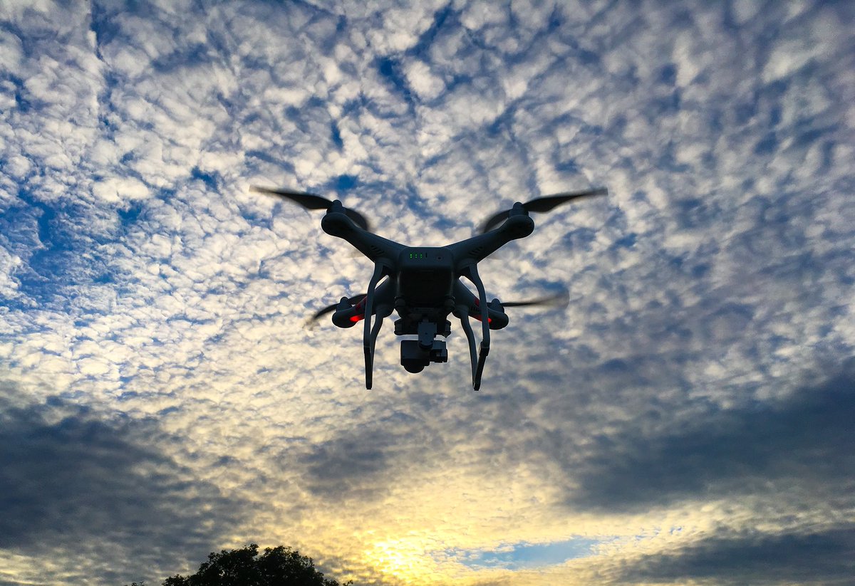 IMfilmworks's tweet photo. Up goes the drone! It’s a tad windy... 🙈 #CreativeAngles https://t.co/CNPyXLlk27