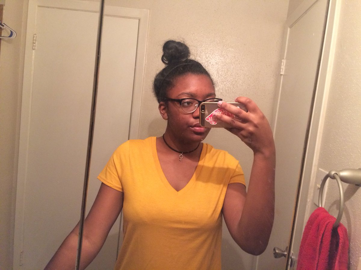 thegoddessryan's tweet photo. ‼️ RT GAME ‼️ 5/5/5 for 5 hours, 5 comments. let’s drain this LOSER 😈💸 #rtgame #pig #cashcow #goddess #mistress #ebonydomme https://t.co/QOa9HGZbf2