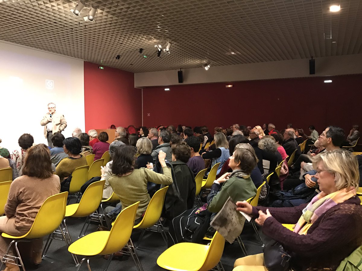 MuseeAquitaine's tweet photo. #endirect Toujours autant de monde pour la deuxième journée du festival #ICRONOS sur l'archéologie gréco-romaine @BDX_Culture https://t.co/d7SskxqXdf