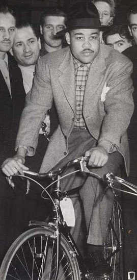 DetroitGreenway's tweet photo. Ready to bike, hike or run the Joe? Detroit wants to name city-wide greenway project for boxer Joe Louis
https://t.co/MEsoLhfeWj https://t.co/yHvrWNRccL