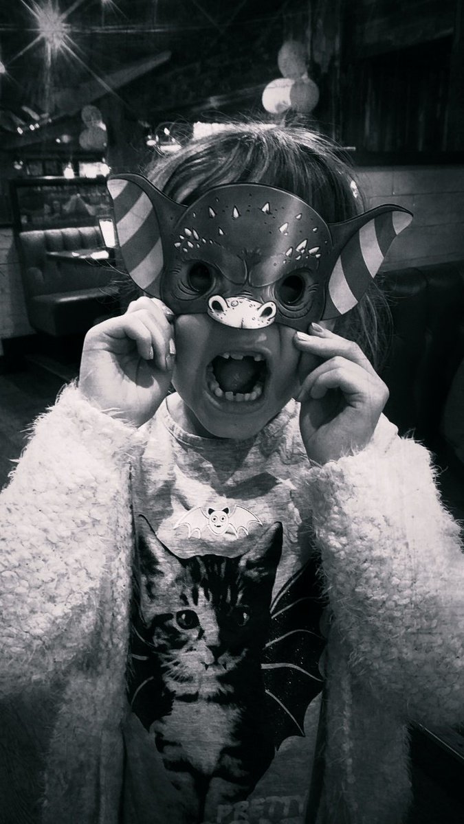 Page2105's tweet photo. @TGIFridaysUK Quality Half Term Time with my #TGIGREMLIN 👹 https://t.co/wGVWyIDhAe