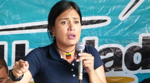 NTN24ve's tweet photo. Laidy Gómez dice que el Gobierno la amenazó con correr la misma suerte de Daniel Ceballos #24Oct  https://t.co/Xo8yKmQr92 https://t.co/vZIx1ZQvDF