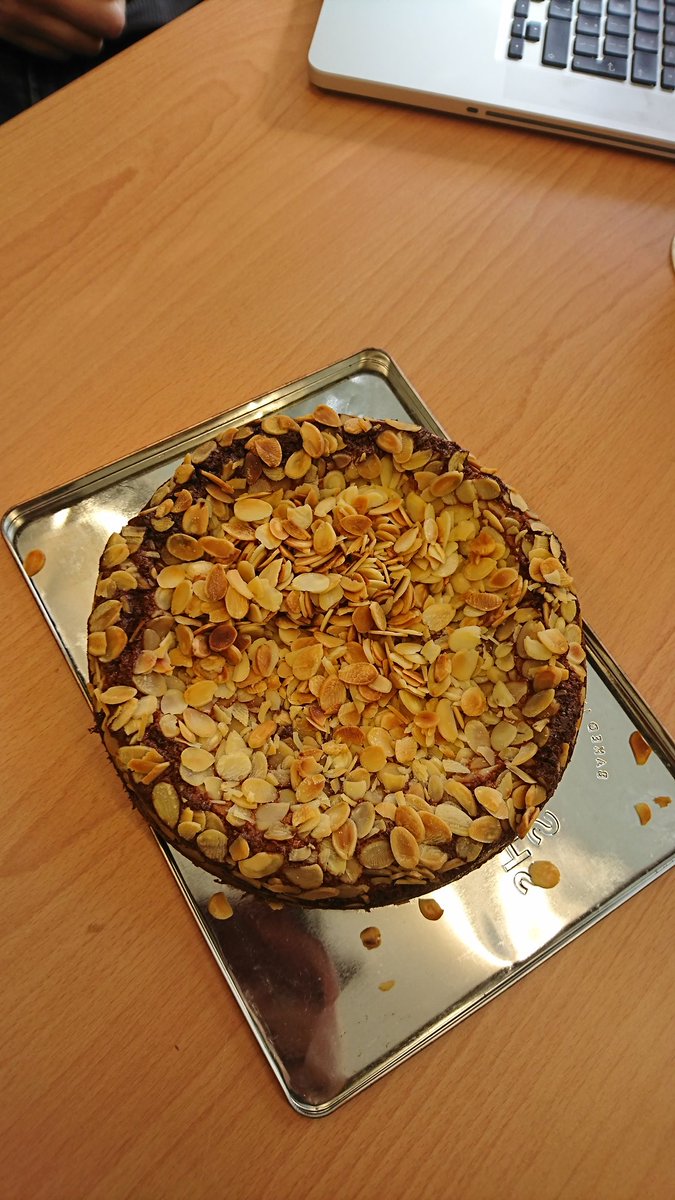EmilyJBailes's tweet photo. This week's @sphaerularia #labcake by @sphaerularia : honey and ginger cake! Thank you bees (and Mark) ! https://t.co/w54uV8jMgS