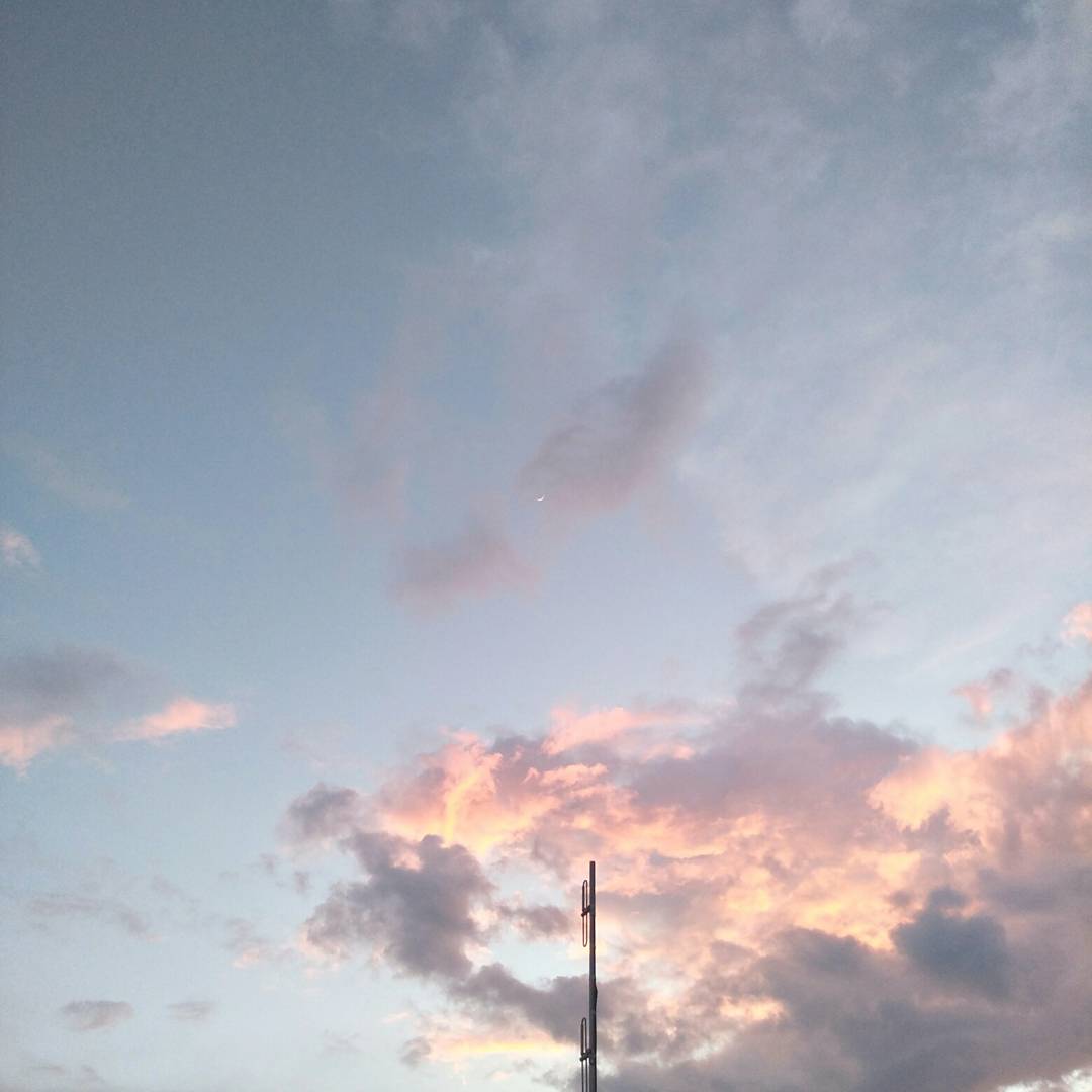 withthunwa's tweet photo. วันนี้น่ารักเชียว 🍑🌙☁ https://t.co/OnIcbTqqFj