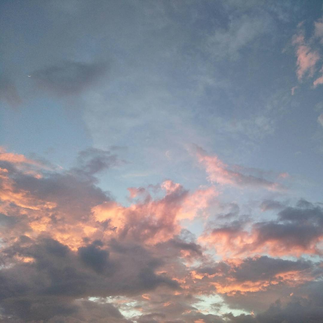 withthunwa's tweet photo. วันนี้น่ารักเชียว 🍑🌙☁ https://t.co/OnIcbTqqFj