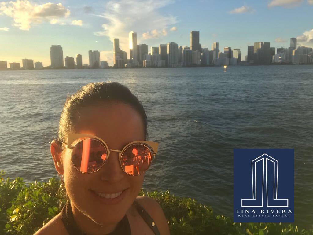 Rivera16lina's tweet photo. Out and about in my city, Miami !
.
.
.
.
.
.
#linariveraexpert #lovemiami #MiamiInspiration #miamirealtor #miamir… https://t.co/zR8FgXdcaD https://t.co/EIilJIG3h4