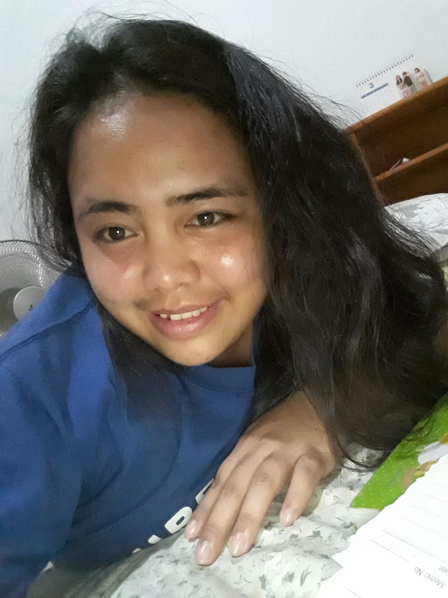 kneelhat's tweet photo. Nakatingin man ako sa iba pero ikaw parin ang mahal ko https://t.co/lXR06ynQIf