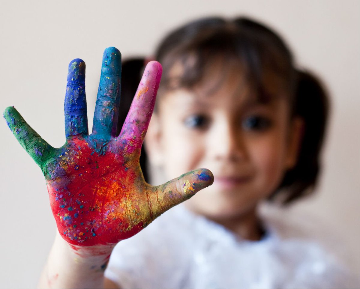 chesterartsfair's tweet photo. With all the #artwork, #LiveArt demos, @VisualArtOpen exhibition, @chesterzoo kids area and more, time to start planning your day at #CAF17! https://t.co/tlyDXkhMGa