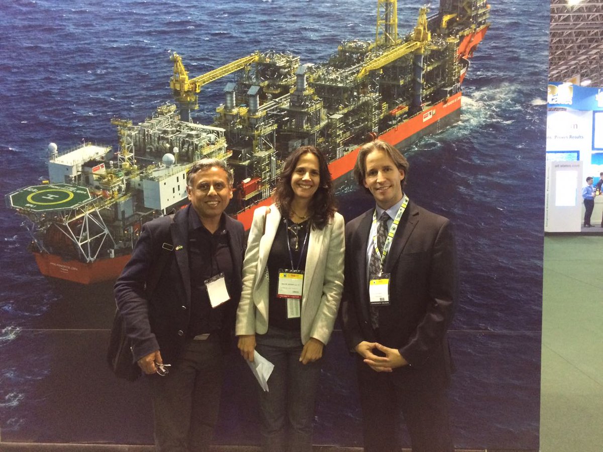 NadineALopes's tweet photo. Visitando a #OTCBrasil com as empresas canadenses do setor! #CanadaNoRio https://t.co/fYaTzCViSw
