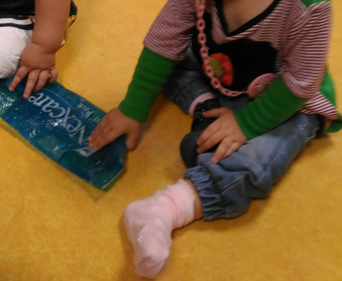 TeacherChiaraM's tweet photo. Feeling hot and cold...let's try!!! 
@Novaschool_es 
@SilviaPalomoCis 
#1C
#novaschoolmalagacentro 
#differentfeelings https://t.co/ot6Cb8YH3g