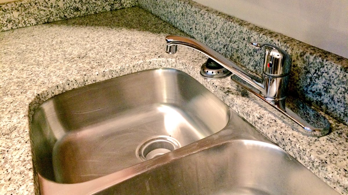24springstreet's tweet photo. Granite countertops, let that sink in.. #midtownstl #stlmidtown #stl https://t.co/M0et2IoNkC