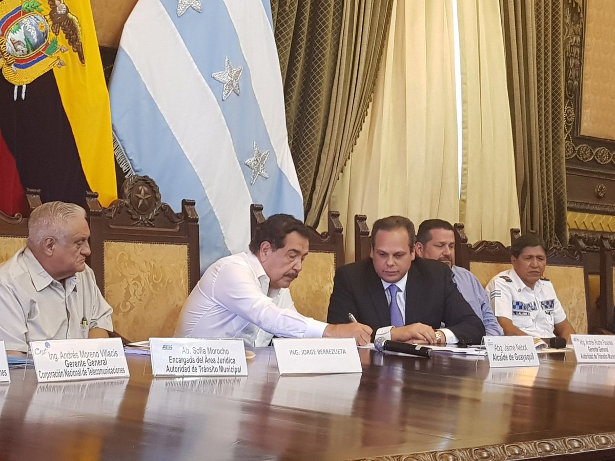comite_cntep's tweet photo. Suscripción del Convenio Interinstitucional entre @ATMGuayaquil y @CNT_EC para habilitar las Comunicaciones del Proyecto Semafórico https://t.co/7eTHwILuAM