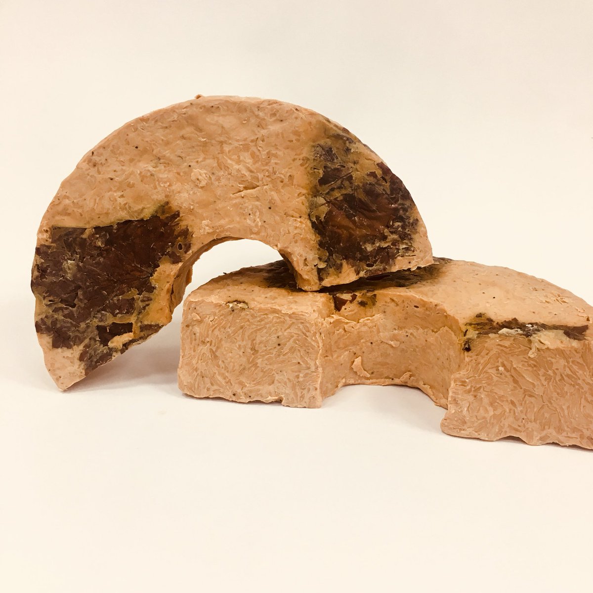 Bring the outside in with Figs and Leaves soap. This is a staff favourite with vine leaves and aloe vera. Perfect half-term treat!