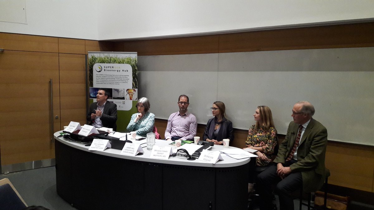 BioenergyComic's tweet photo. Should we expand UK bioenergy? Panel with top UK bioenergy experts just started. Any questions? #askbiohub https://t.co/ueOaNp9iB8
