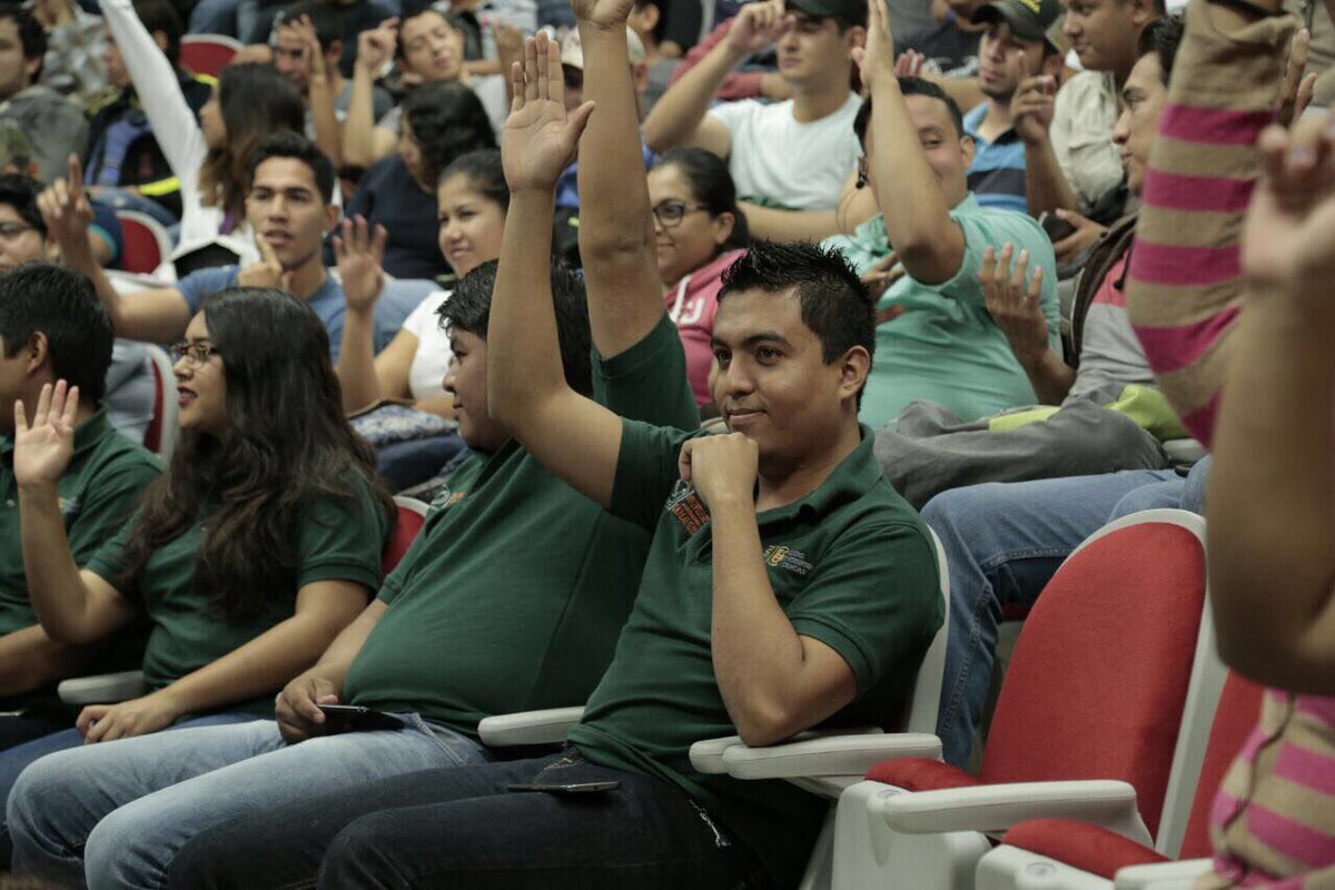 carmen_ta's tweet photo. Hoy en la @UAT_mx a través de las TIC’s en el 50 Aniversario de la Facultad de Ingeniería y Ciencias, hablando sobre #PMXC y la Universidad https://t.co/SGOjfsp2vL