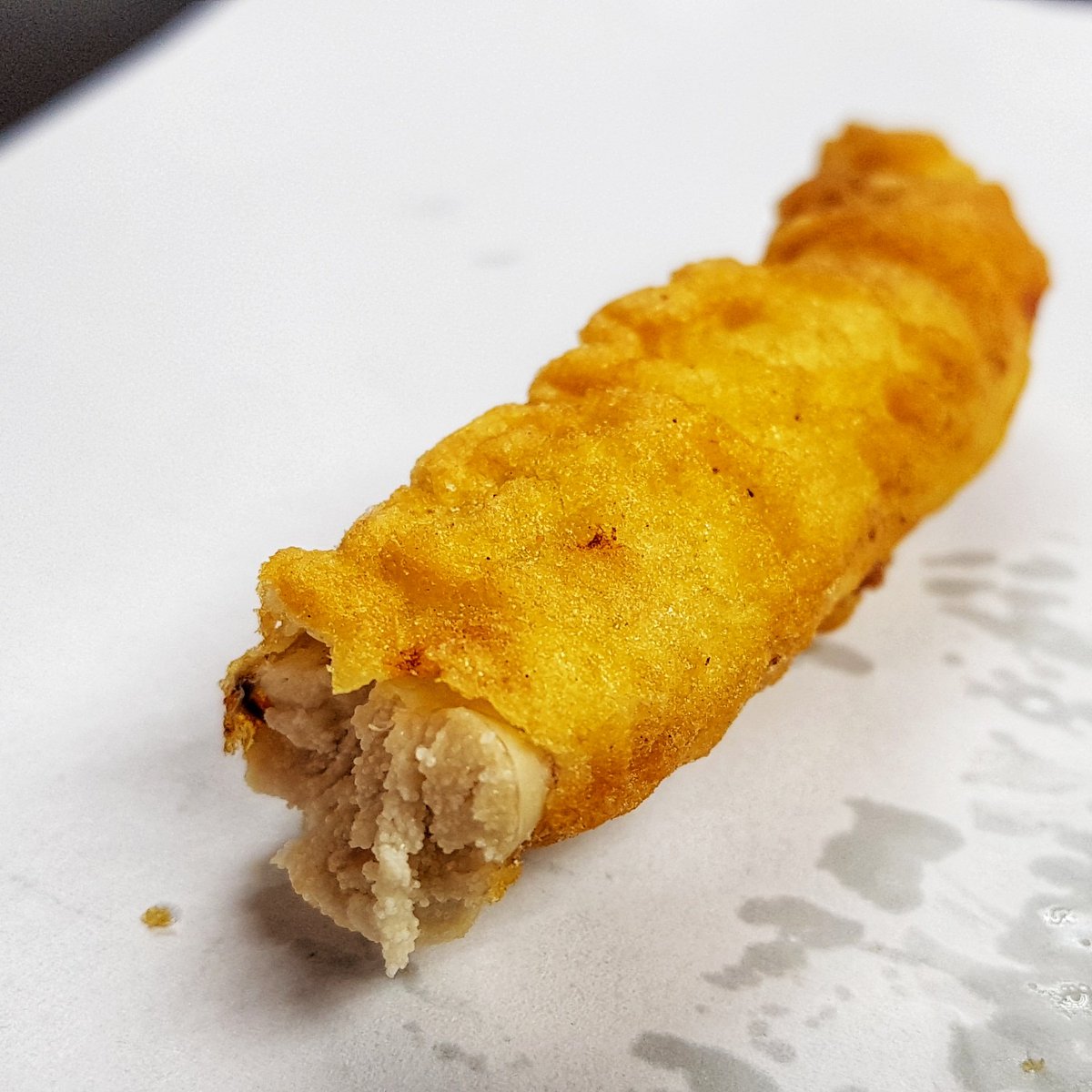 travellingdeon's tweet photo. Never too old to learn something new! Tried #deepfried #snoek #kuite. Tastes delicious! Thanks to the friendly staff of #capetoriofisheries https://t.co/k1wekhEPtV