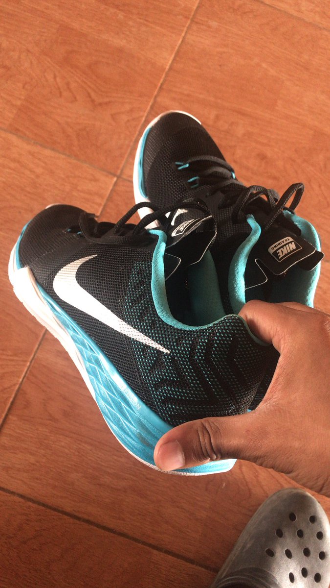 Bryan_CamF's tweet photo. Cuando u hermano te trae un regalo de su viaje 😁
#NikeTraining #DualFusion https://t.co/x3lEbbGKhl