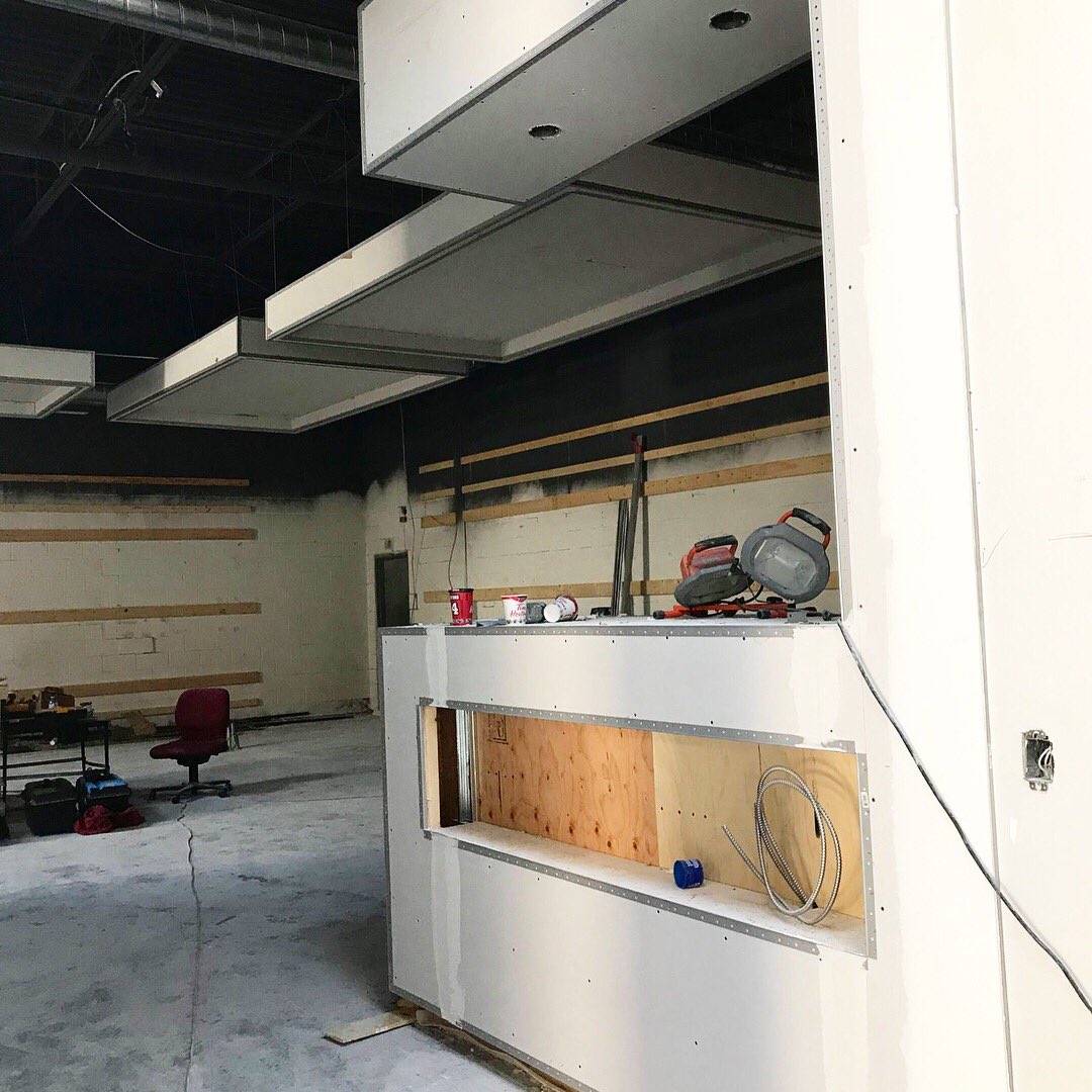 My_DesignStudio's tweet photo. Our new showroom is starting to take shape! We can't wait for the final reveal! #DecorCentre #Toronto by #MyDesignStudio https://t.co/qwbbcpr5N7