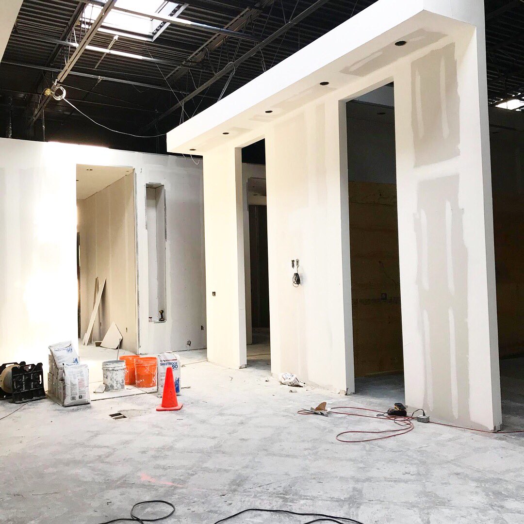 My_DesignStudio's tweet photo. Our new showroom is starting to take shape! We can't wait for the final reveal! #DecorCentre #Toronto by #MyDesignStudio https://t.co/qwbbcpr5N7