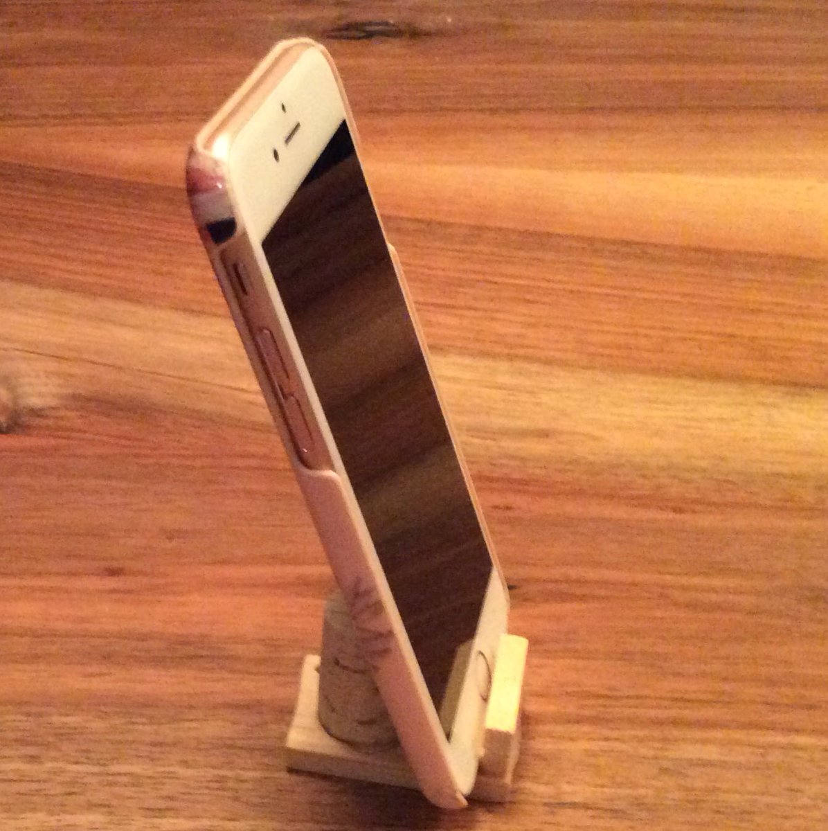CatherineSutton's tweet photo. Speed tinkering, i phone stand made by me in 25 mins. #zislearns #zisexperience #makerspace https://t.co/joBm5x9q35