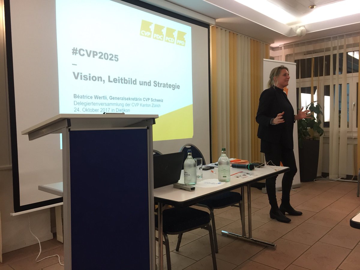 martin_candinas's tweet photo. #Béatrice #Wertli #Generalsekretärin #CVP #Schweiz in #Aktion - Vorstellung #CVP2025 Vision, Leitbild und Strategie @CVP_PDC @CVP_Zuerich https://t.co/LcGZiennCr