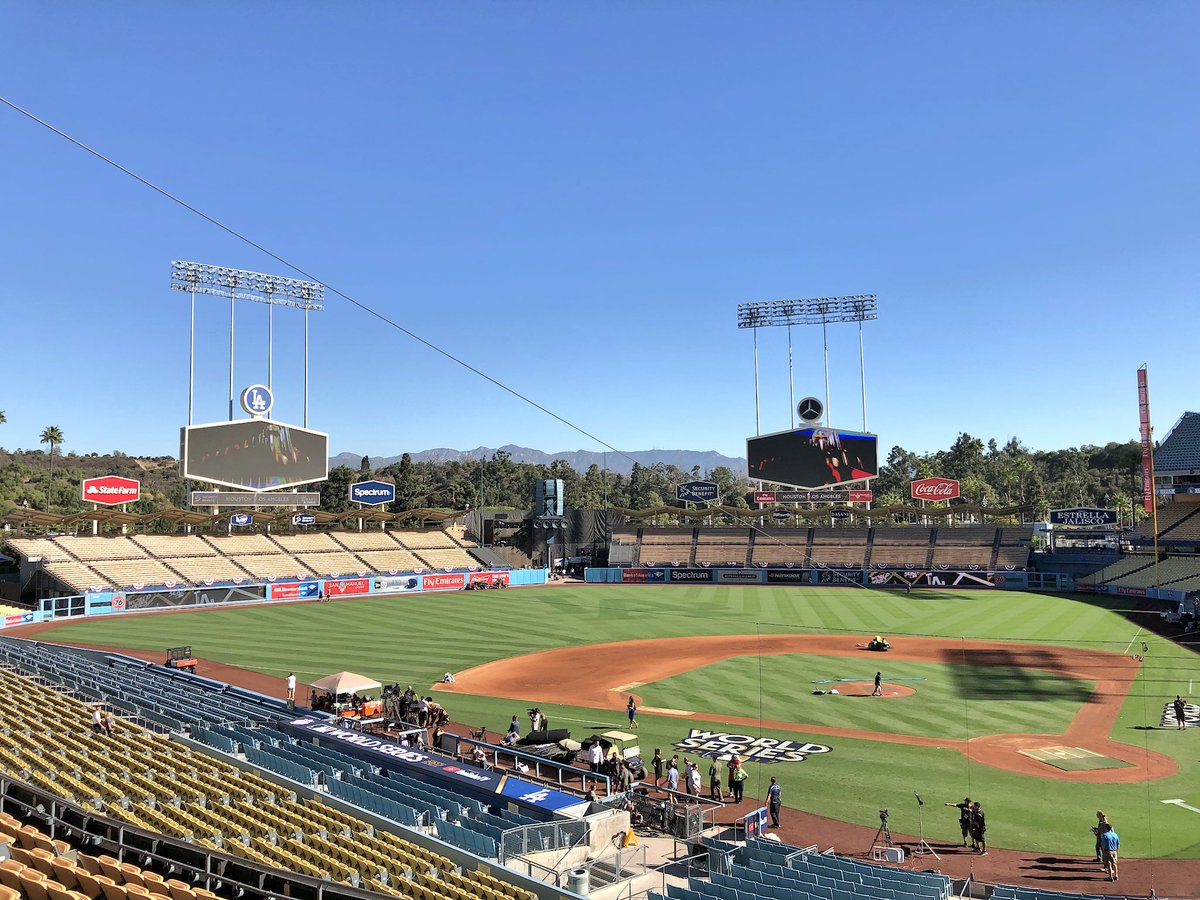 MLBONFOX's tweet photo. GAME 1 GAMEDAY. Happy #WorldSeries! https://t.co/rYQ3inZnvL