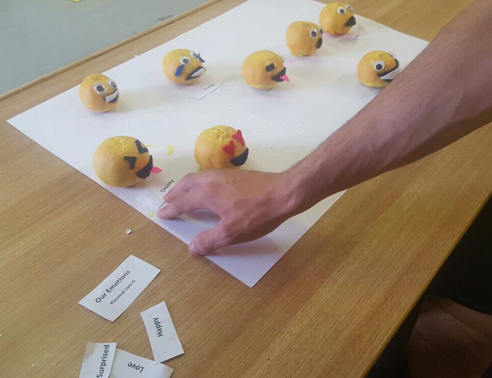 JCTL1LPs_L2LPs's tweet photo. We ❤️ this #Art and #PersonalCare #Activity #ManyThanks #L2LP👩🏻🏫👨🏫 #LetsCollaborate #GettingToGripsWithThePLUs #JCReform #CrossCurricular https://t.co/jXToed7T6g