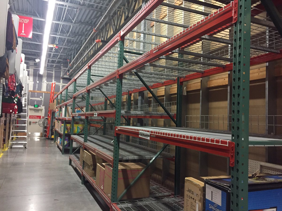 jakegreer_17's tweet photo. So much room for activities! T2448 has so much #emptysteel we can't wait to #BringonBF https://t.co/YdrrG8lWRb