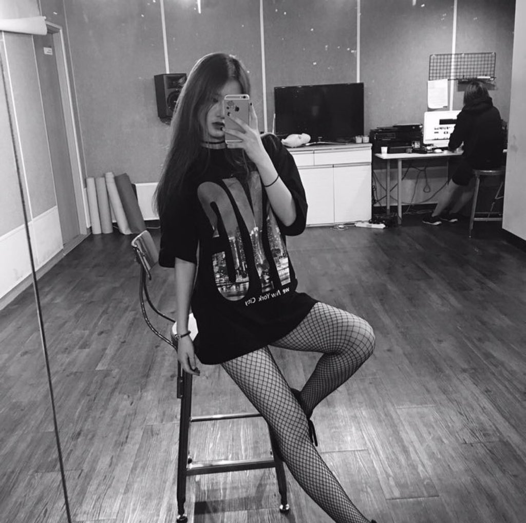DailyDajeong's tweet photo. Happy birthday Dear aeji i hope you have the best birthday we love you
#애지야_생일축하해 #HappyAejiday https://t.co/00GgB4BEXw
