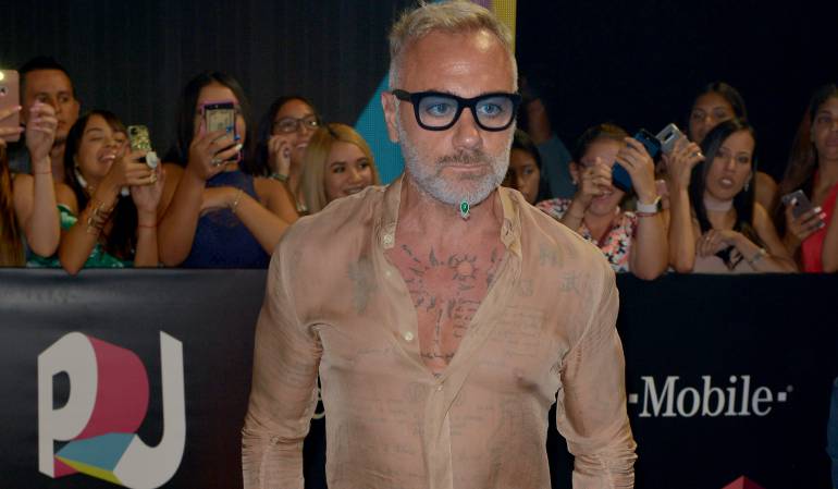 traquillando's tweet photo. Diana Franco, ¿la paisa que conquistó a Gianluca Vacchi?

https://t.co/h8mfF1A25N https://t.co/rACPYqzytg