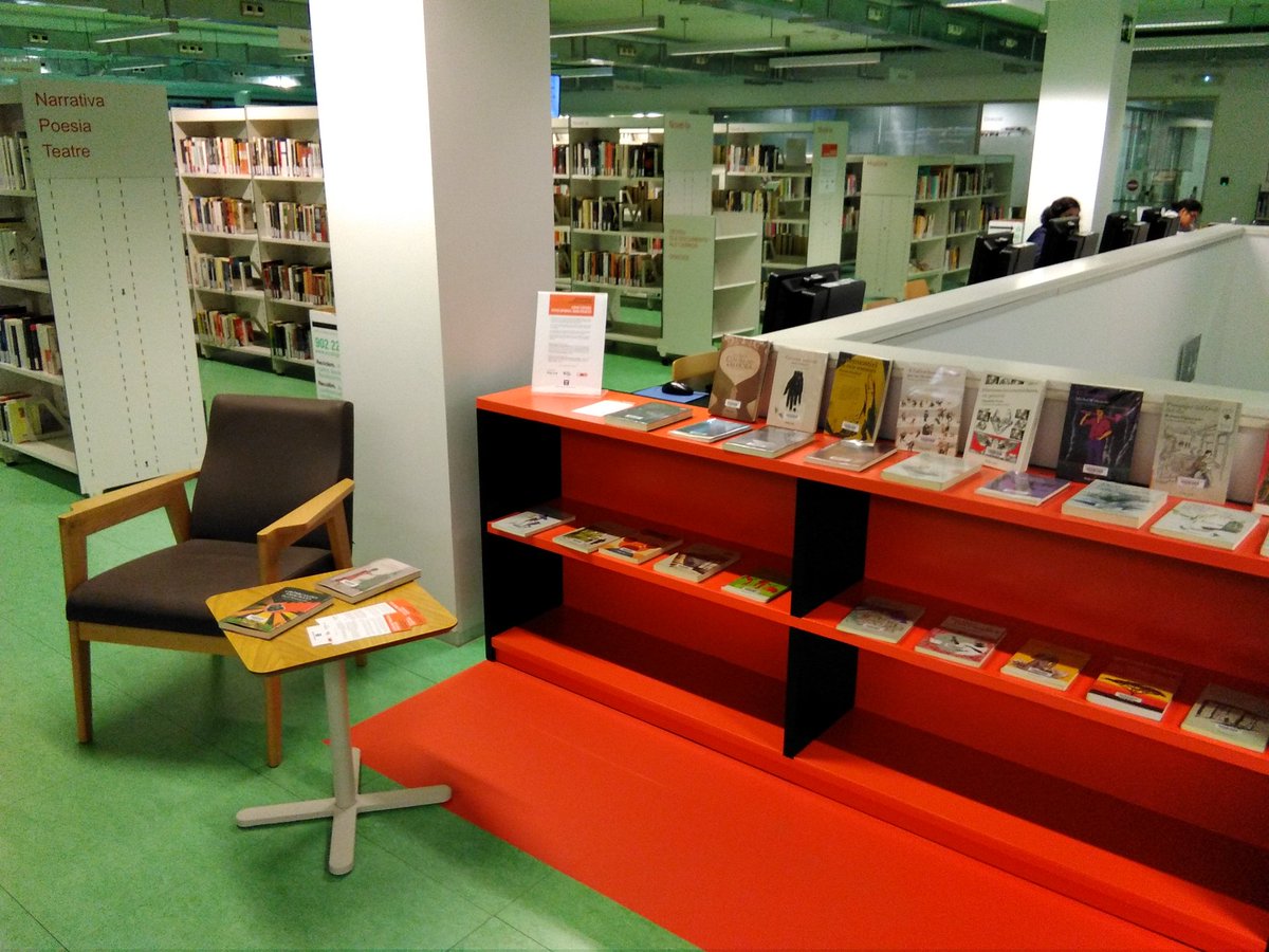 A "Petites editorials, grans projectes", acte impulsat per la Biblioteca del Clot i <a href="/PebreNegre_llib/">Llibreria Pebre Negre</a>. Avui, <a href="/Raig_Verd/">Raig Verd Editorial</a>! 😊📚 <a href="/BibliotequesBCN/">BibliotequesBCN</a>