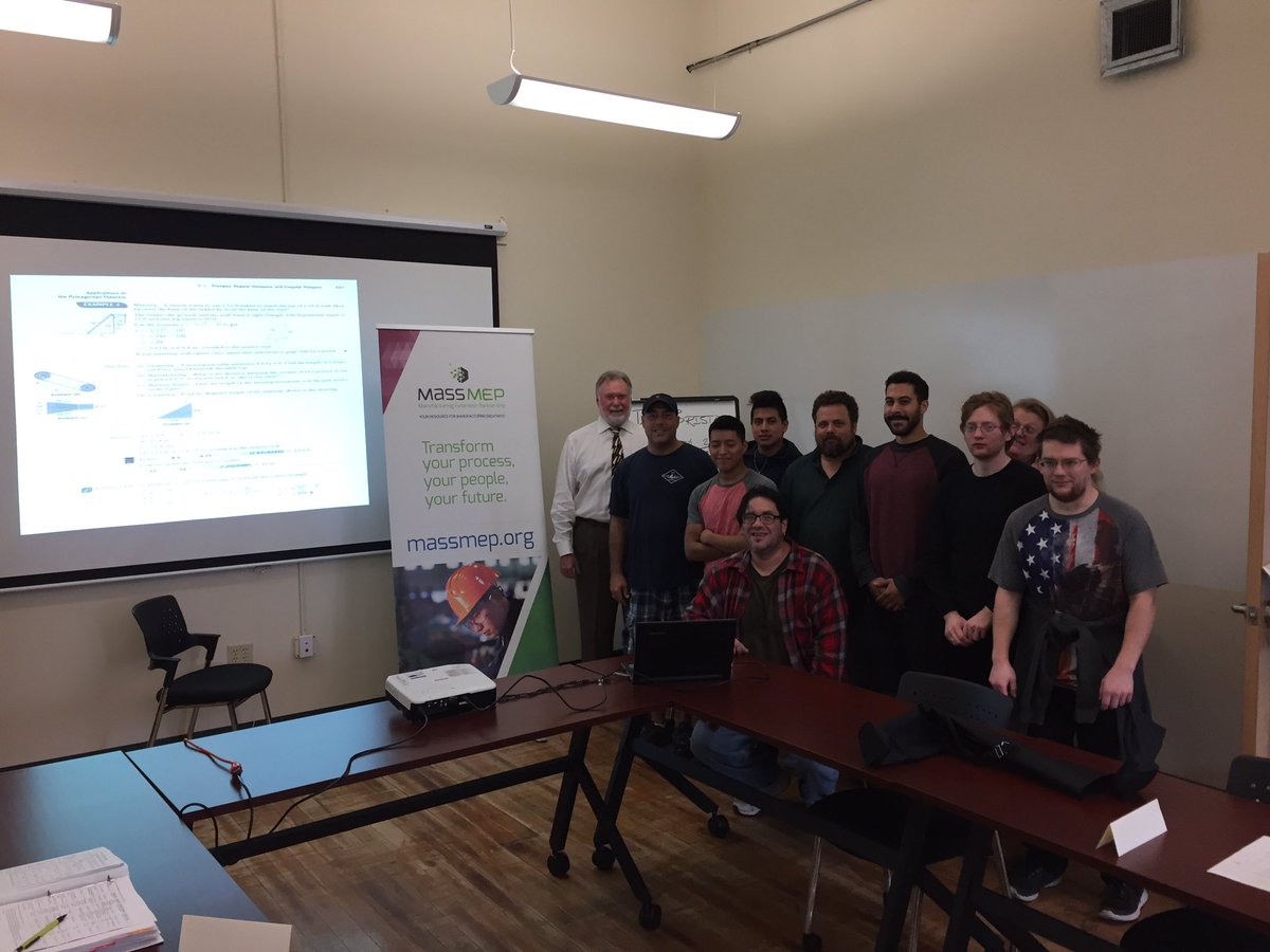 CoakleyChuck's tweet photo. @MassMEP @Bristolcc @GNBWIB #SMAMC @GNBVTHS Joe Bristol training SMAMC Pipeline Blue Print Reading @ Quest Ctr. Great mix of Classroom +shop https://t.co/nqKL8rSuxu