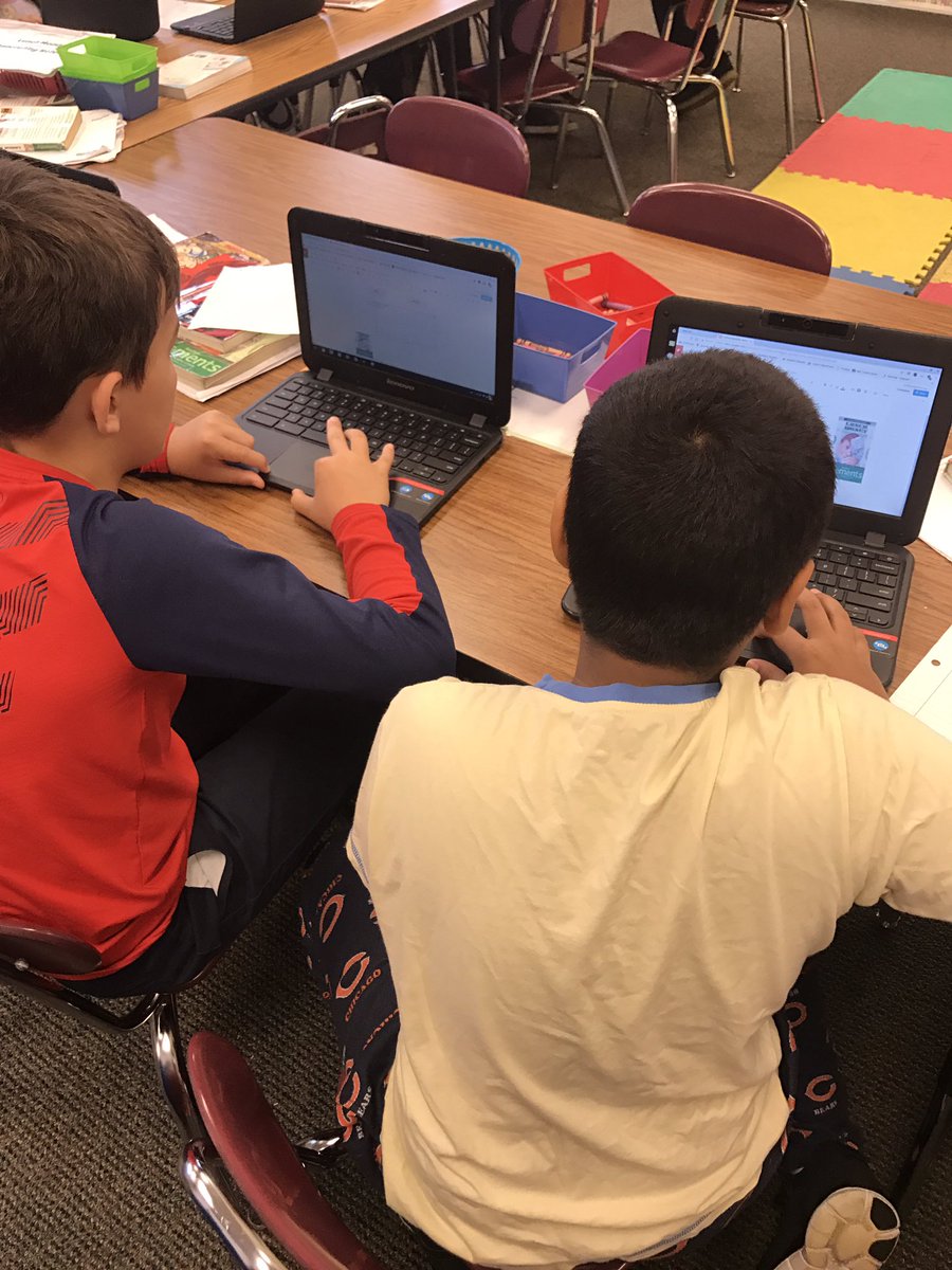 MrsCoreyBV's tweet photo. Chromebook time is our favorite time! Room 24 students are using Google Drawings to show off their reading skills. #bvpride #d109pride https://t.co/AH8PTyvWqv