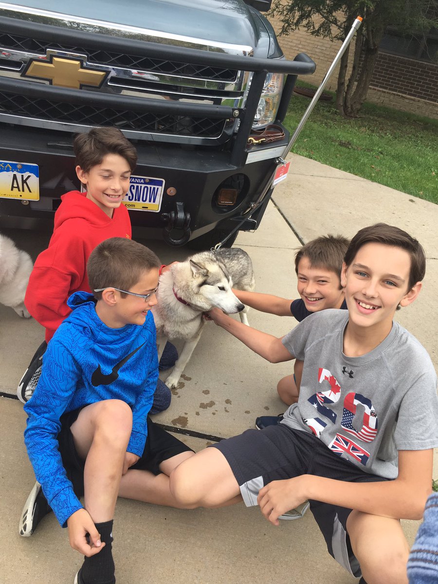 BWSDHarrisonMS's tweet photo. Call of the Wild comes alive for 7th grade ELA in Mission Ops at HMS. #iditaroddogs https://t.co/wZ0egZqaYm