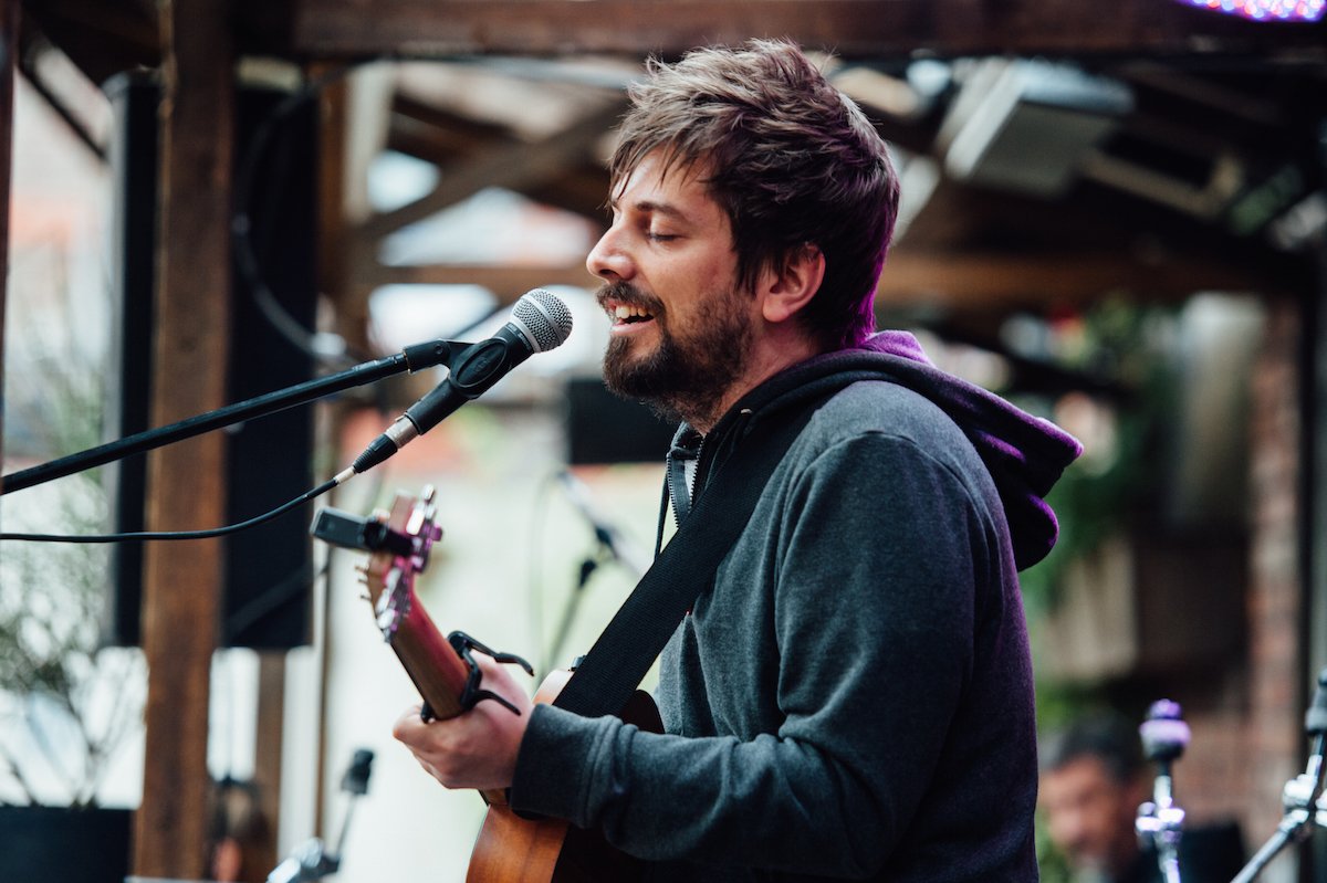 Pau Vallvé is back in Liverpool next week! A special living room show to remember, remember... 🎆

More details: bit.ly/2gG3DgO