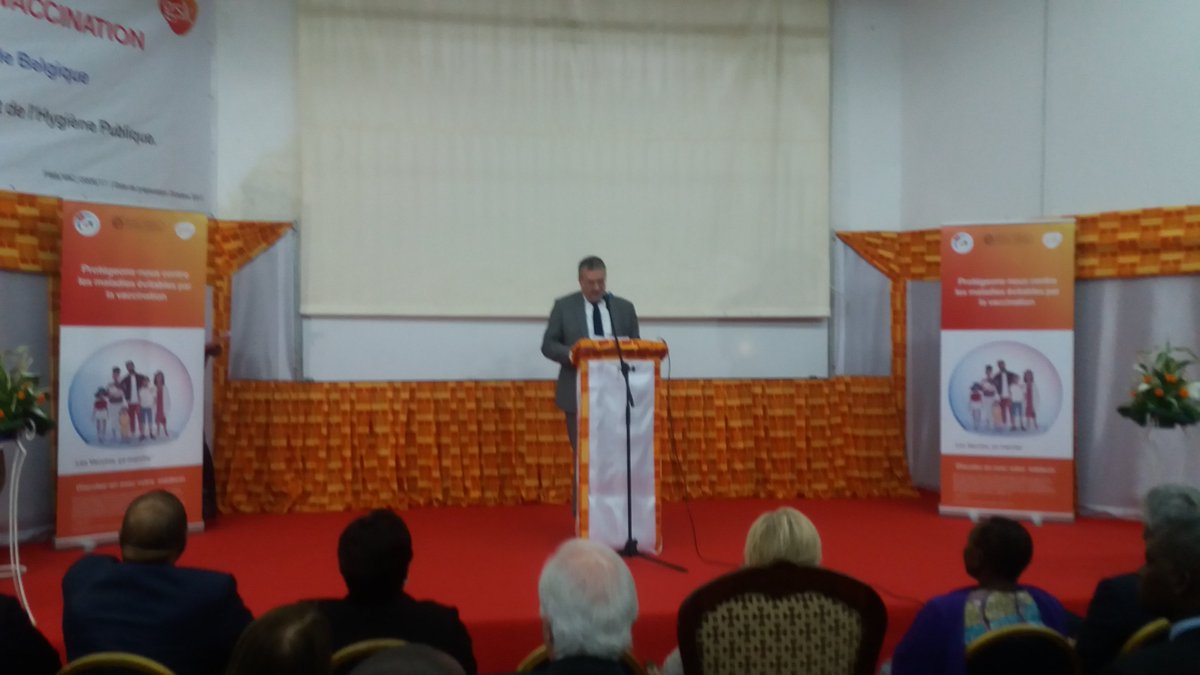 Awex_Afrique's tweet photo. @AWEX_Belgium @PDELCOMMINETTE Action de sensibilisation à la vaccination en Côte d'Ivoire grâce à GSK Vaccines #AWEX2017 #BEmissionCIV https://t.co/yiauGpmW3p